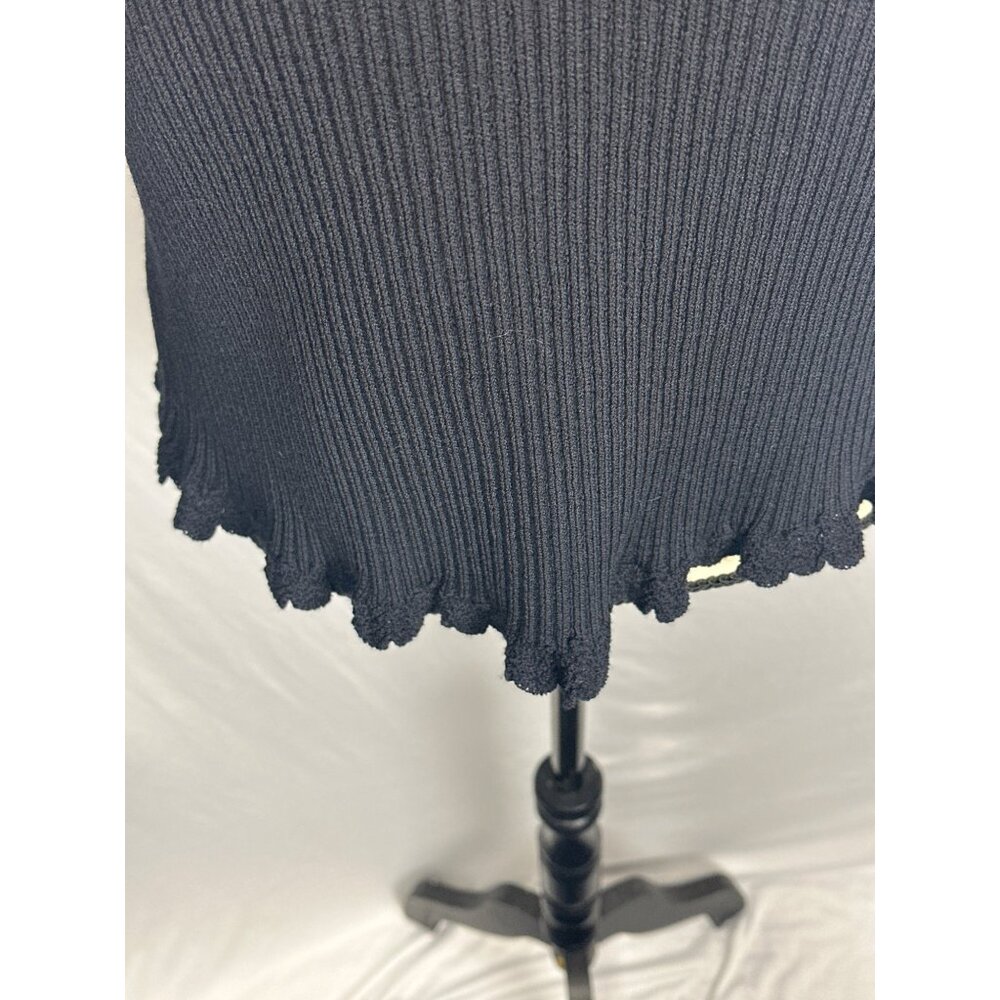 St.John, Ribbed Tank w/ Ruffled Hem - Picture 2 of 10